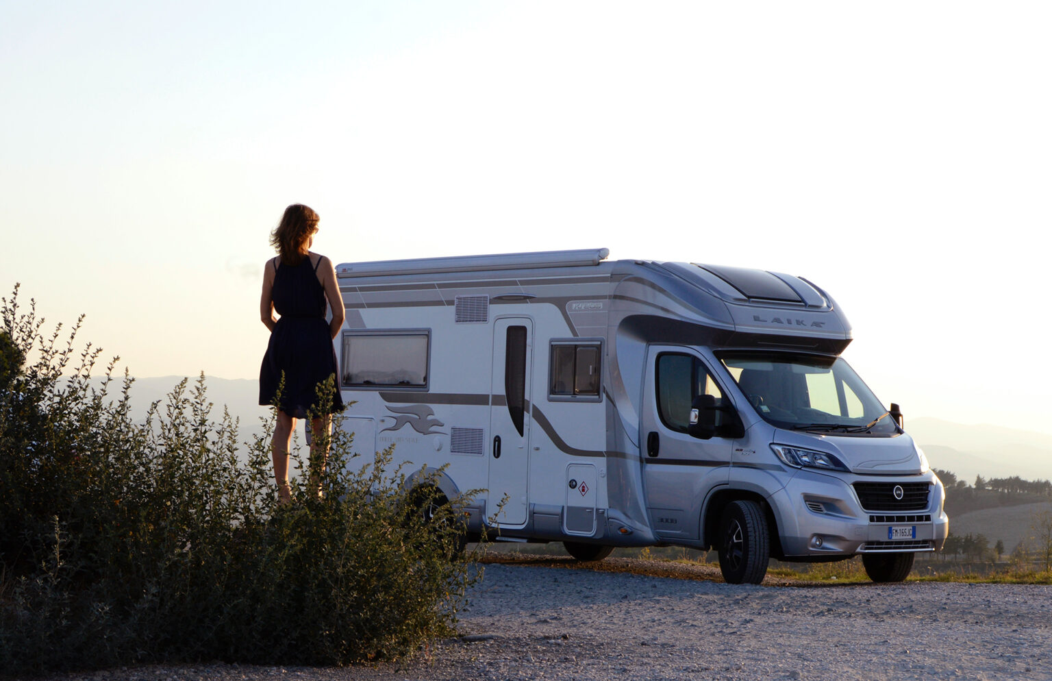 Motorhome vs Travel Trailer: The Complete Comparison Guide for RV ...